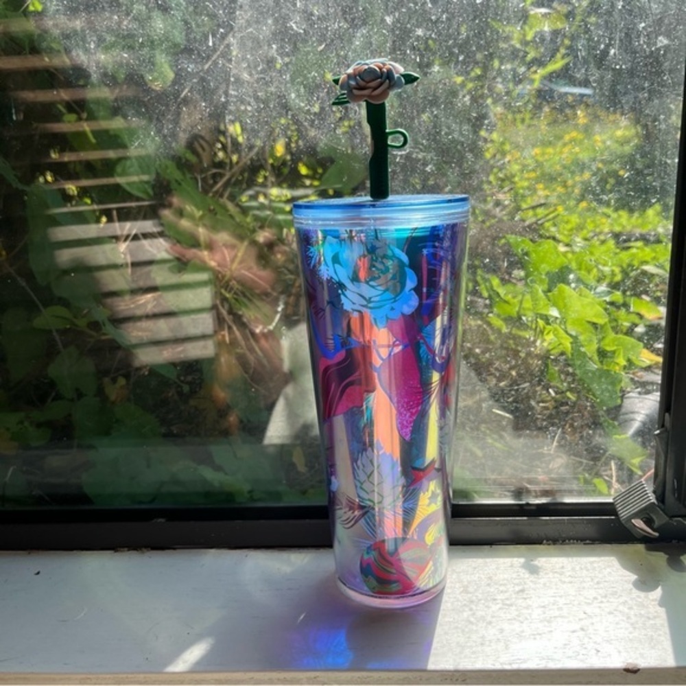 Starbucks Holiday 2023 Rose Silicone Straw
Topper Venti Cold Cup FLORAL Tumbler